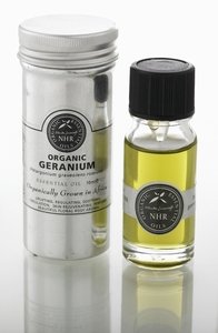 Szerves Geránium illóolaj - Bourbon (Pelargonium graveolens roseum) (10 liter (£316.00/liter)) által NHR Bio Olajok